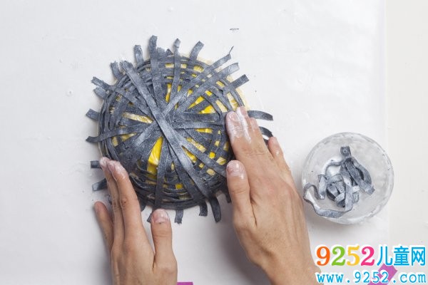 萬(wàn)圣節(jié)糖果籃制作方法