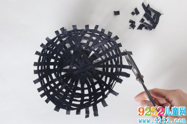 萬(wàn)圣節(jié)糖果籃制作方法
