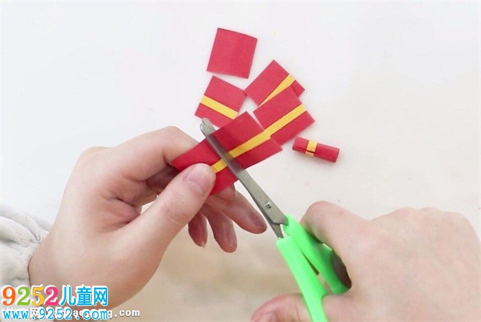 怎樣<a href=http://inspiredelm.com/diy/ target=_blank class=infotextkey>手工制作</a>鞭炮